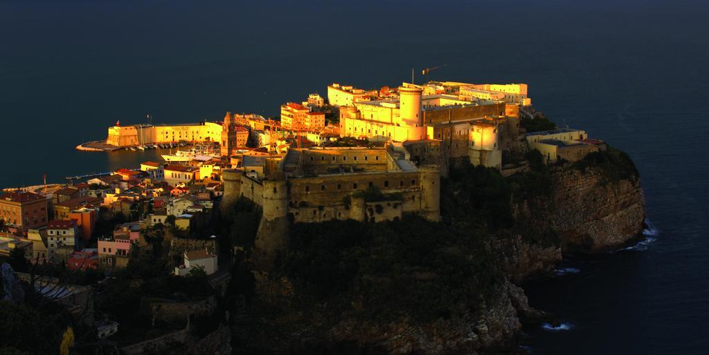 Medieval Flat Apartamento Gaeta Exterior foto